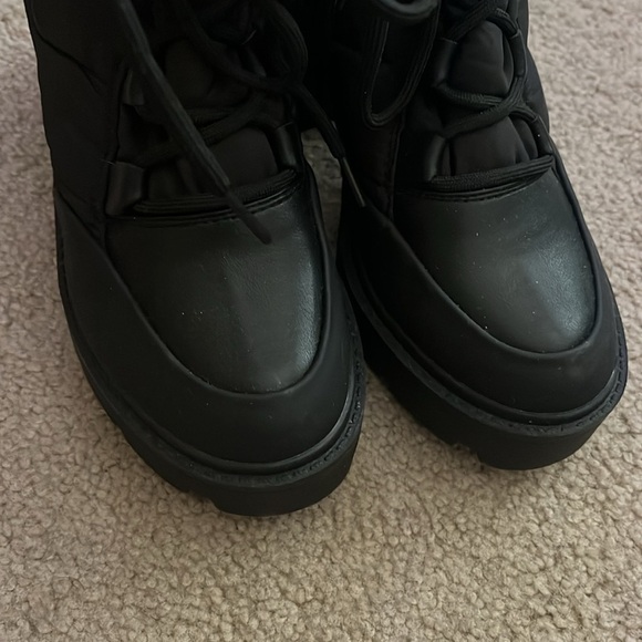 “Dream Pairs- Platform Combat Boots size 6” - Picture 3 of 9